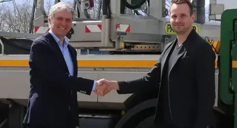 Repræsentanter fra BMS og Jalo & Jalo ved etableringen af JaloBMS i 2023