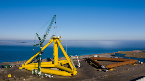 TetraSpar, flydende fundament til havvind, samlet og håndteret i Grenaa