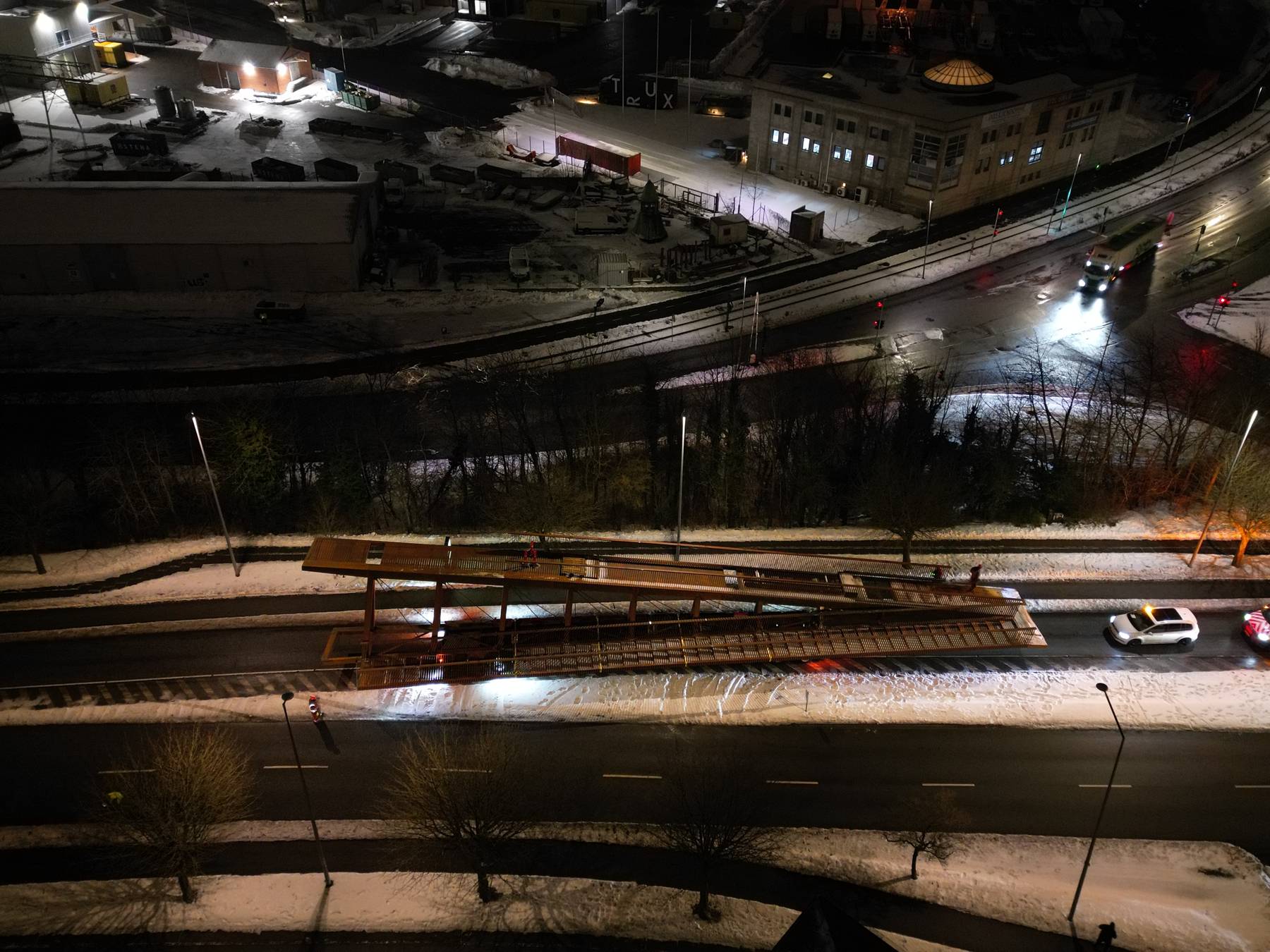 Brosektion transporteres gennem Aarhus om natten til Kulbroen