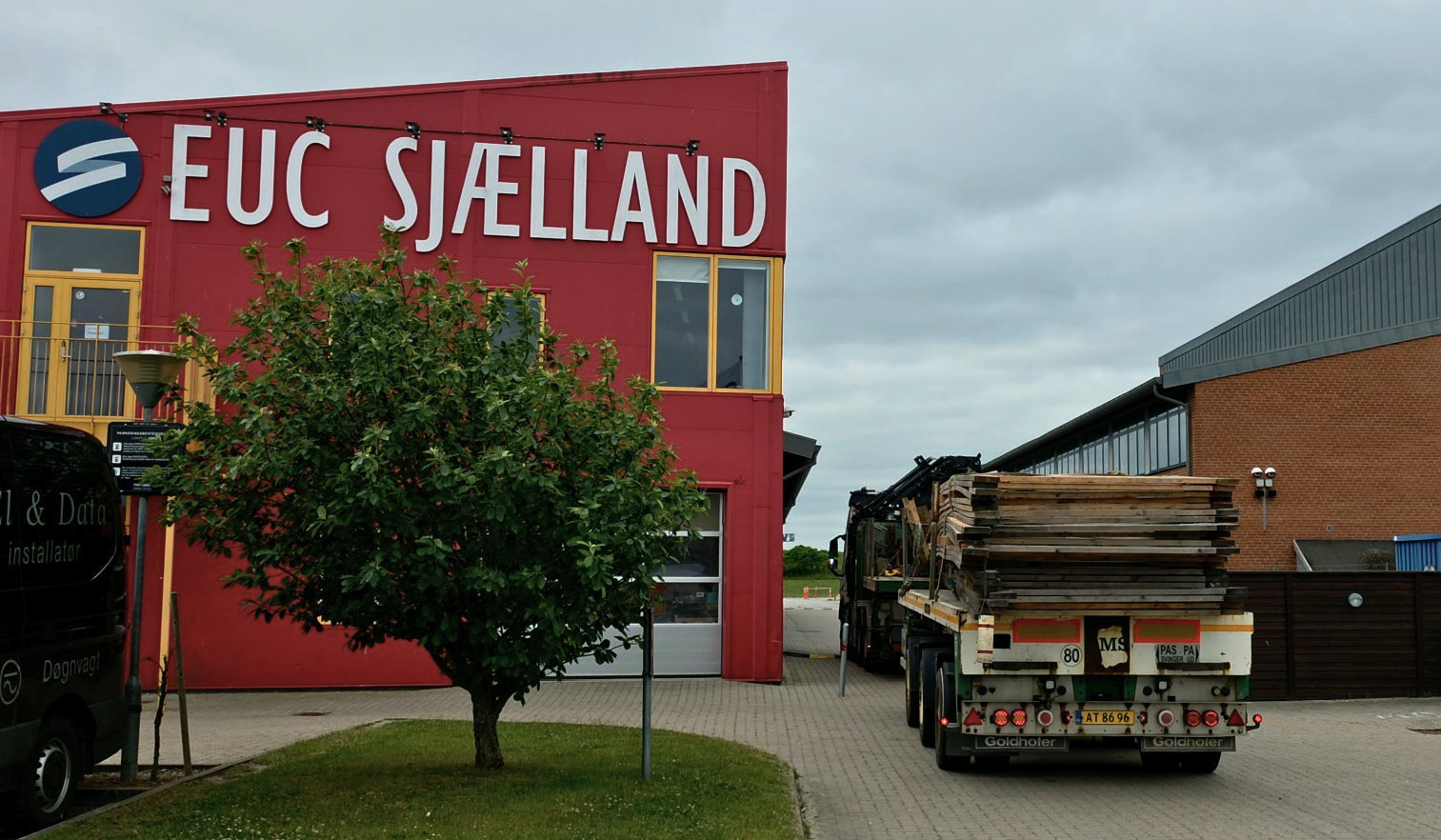 Levring af overskudstræ til teknisk skole